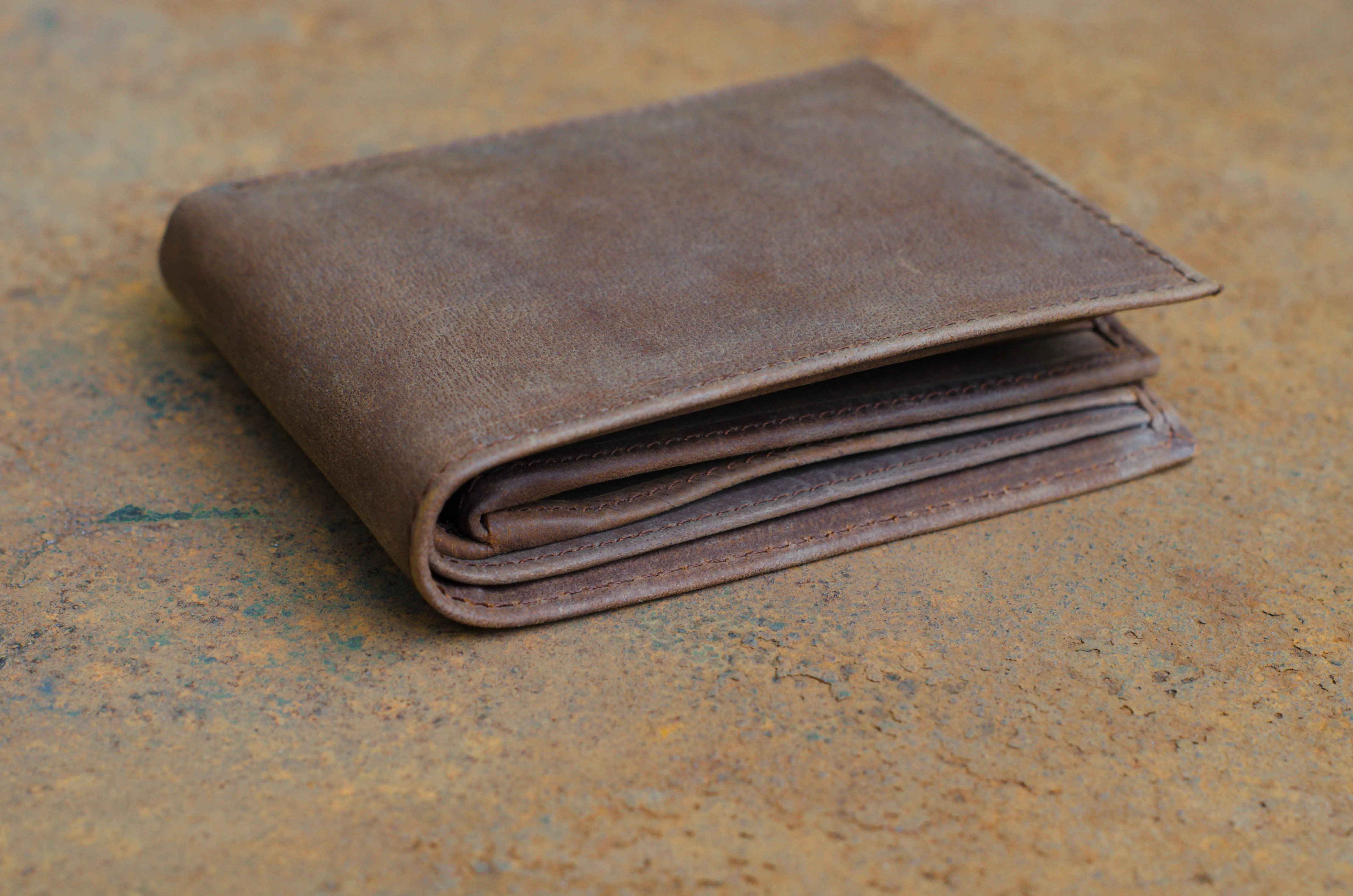 Brown Tri-Fold Horse Leather Wallet