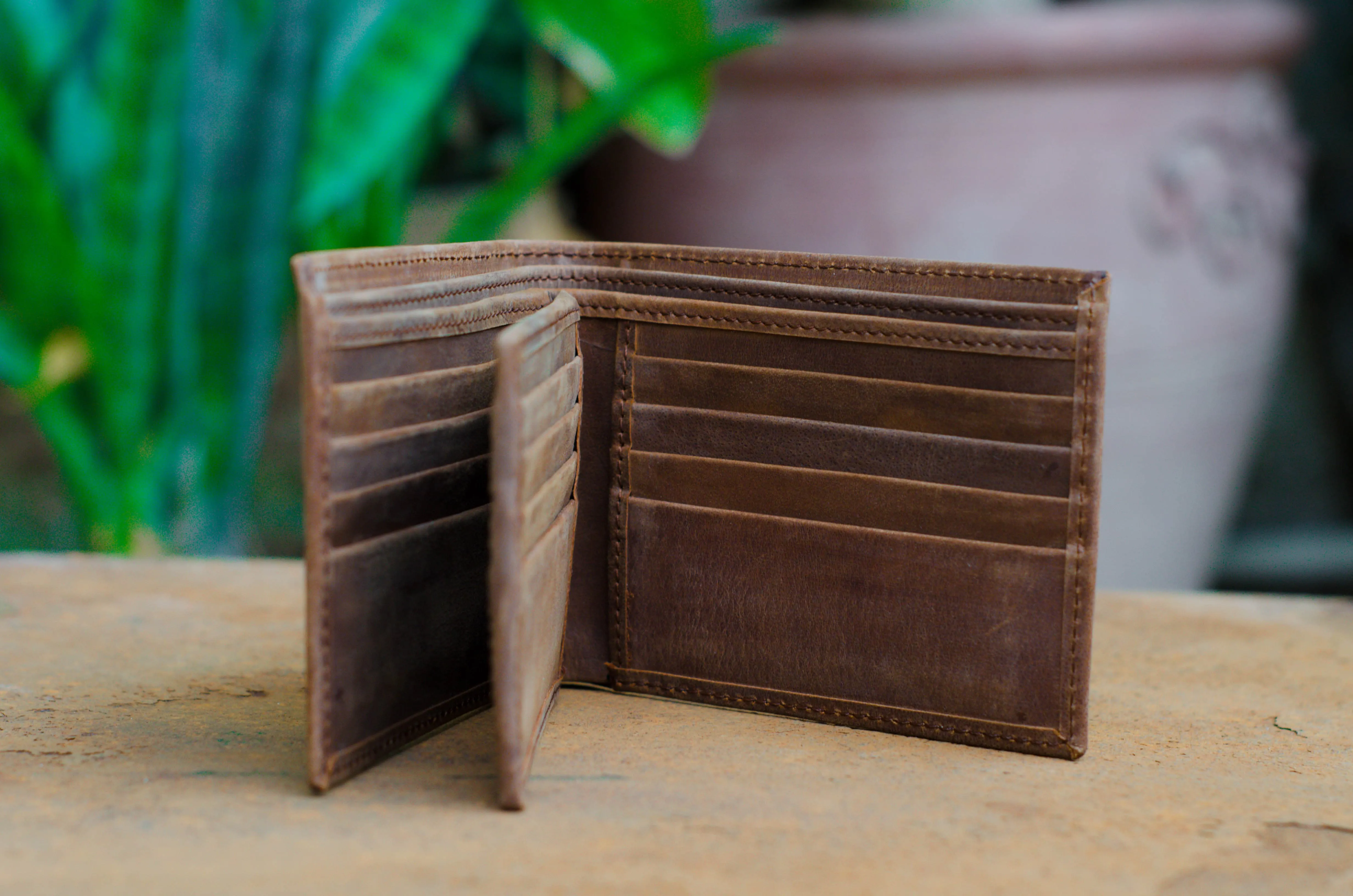 Brown Tri-Fold Horse Leather Wallet