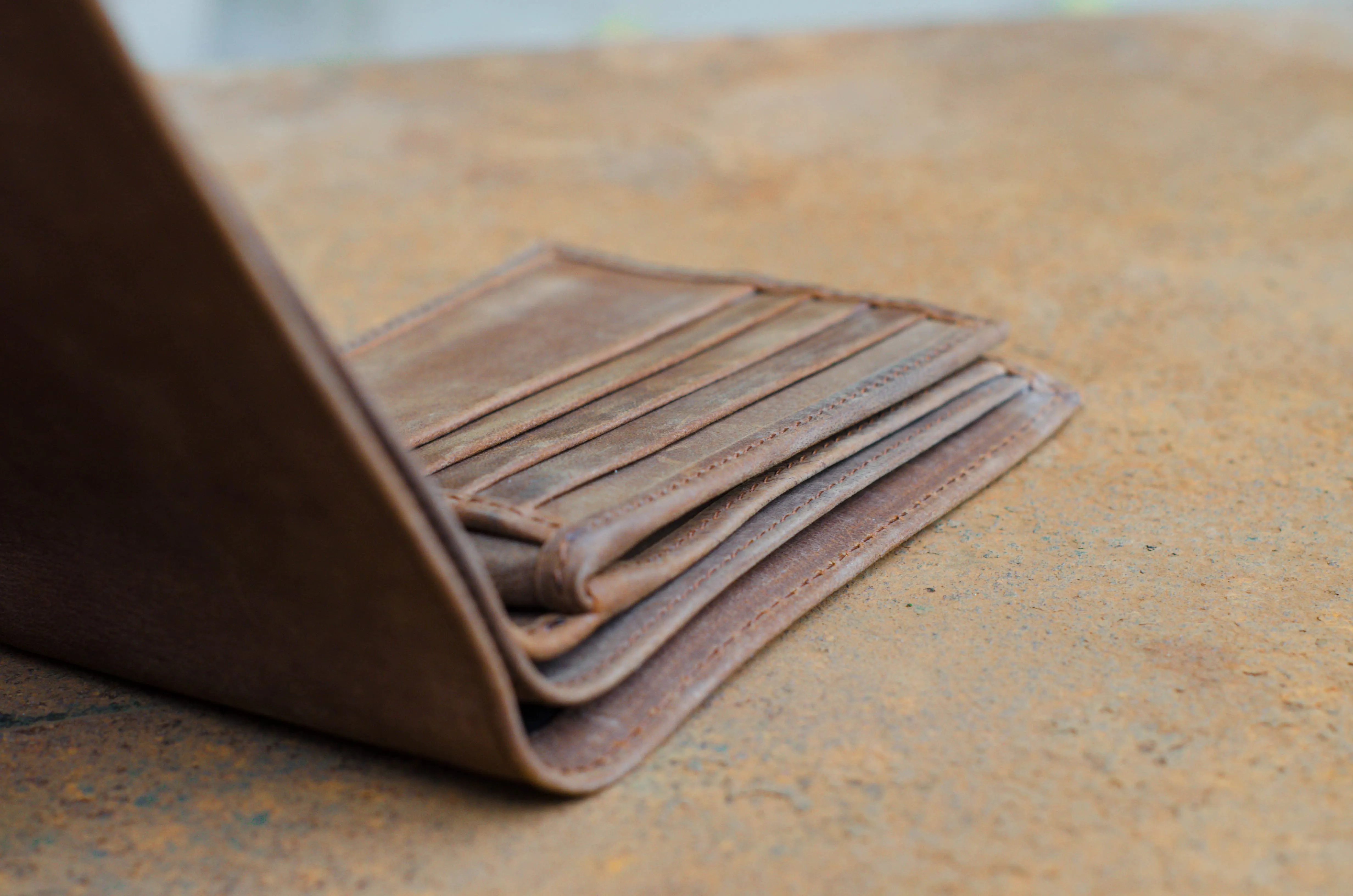 Brown Tri-Fold Horse Leather Wallet