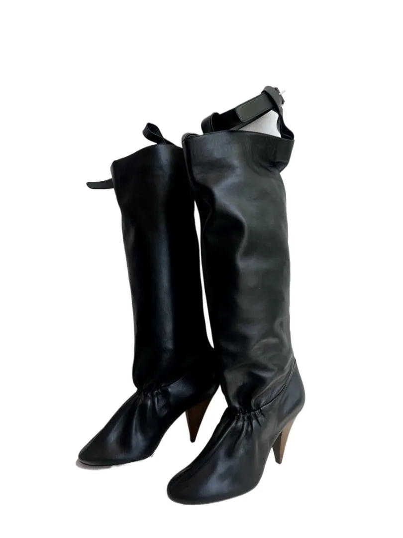 Celine Black Soft Pump Boot. Size: 36