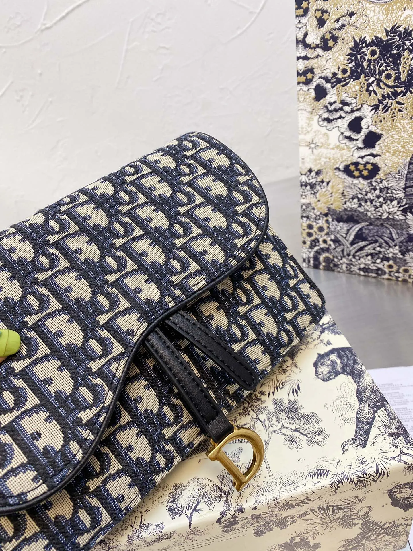 Designer Handbags DR 049