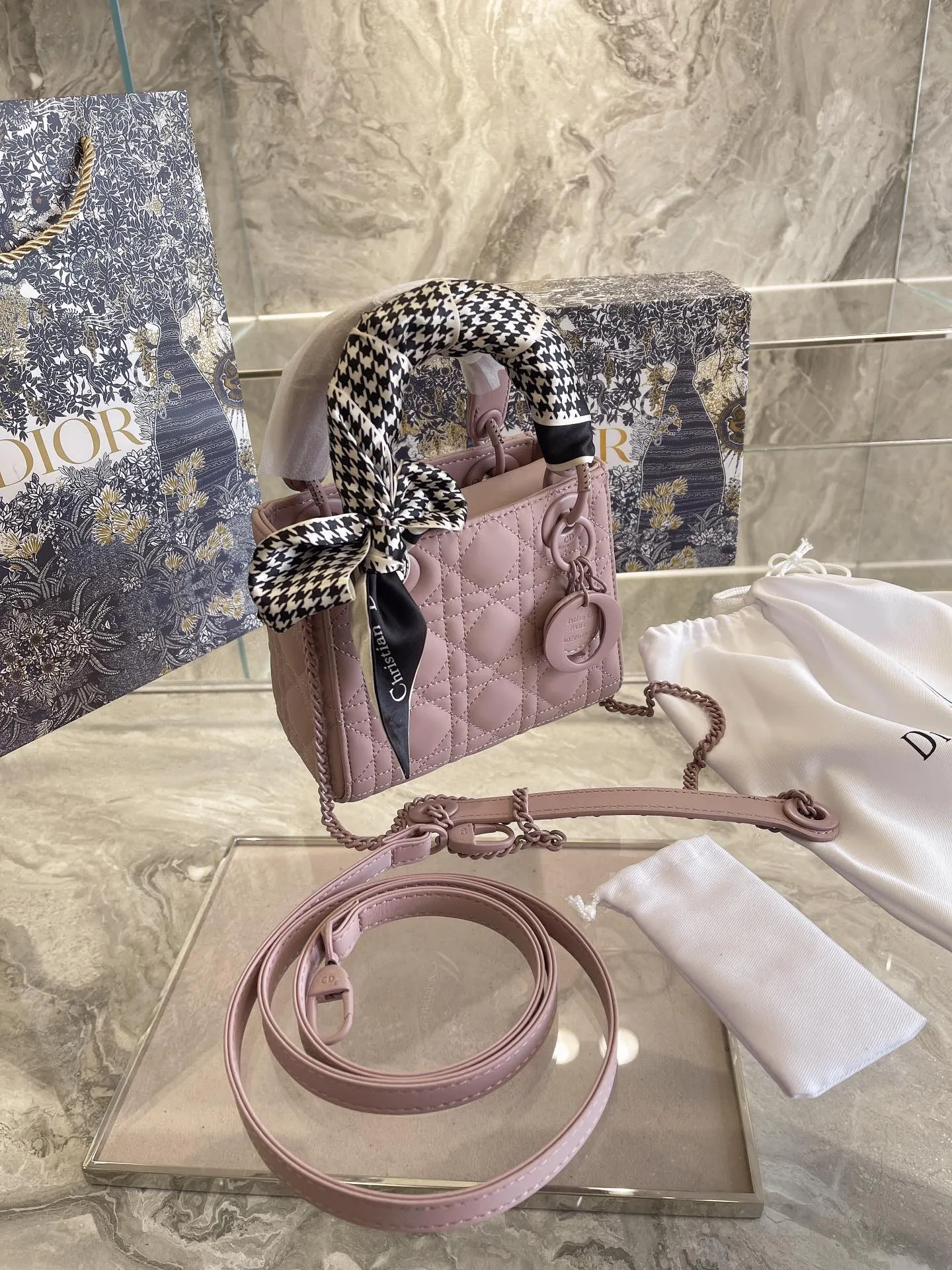 Designer Handbags DR 058
