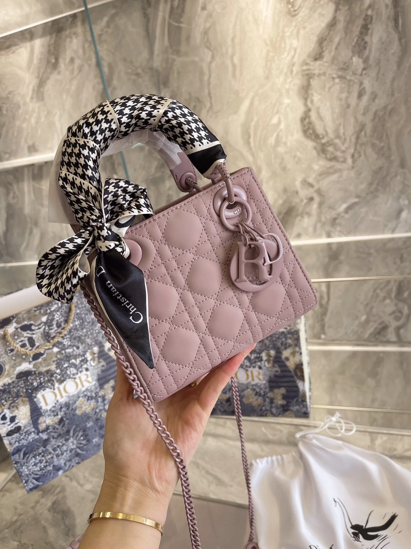 Designer Handbags DR 058