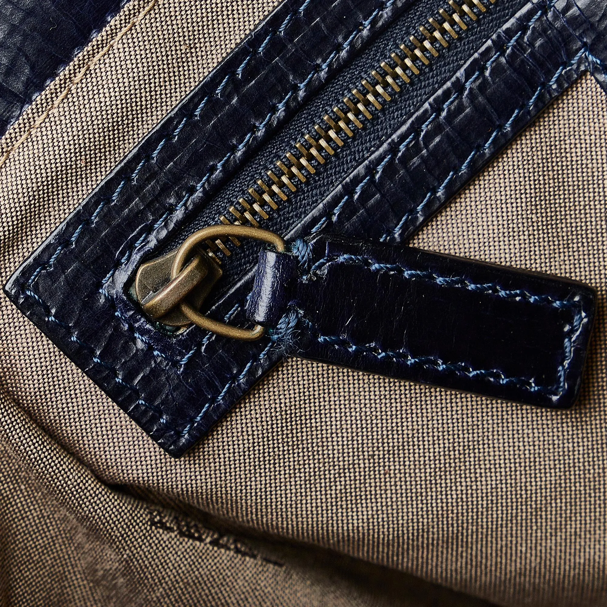 Fendi Etniko Handbag (SHG-LnAF7s)