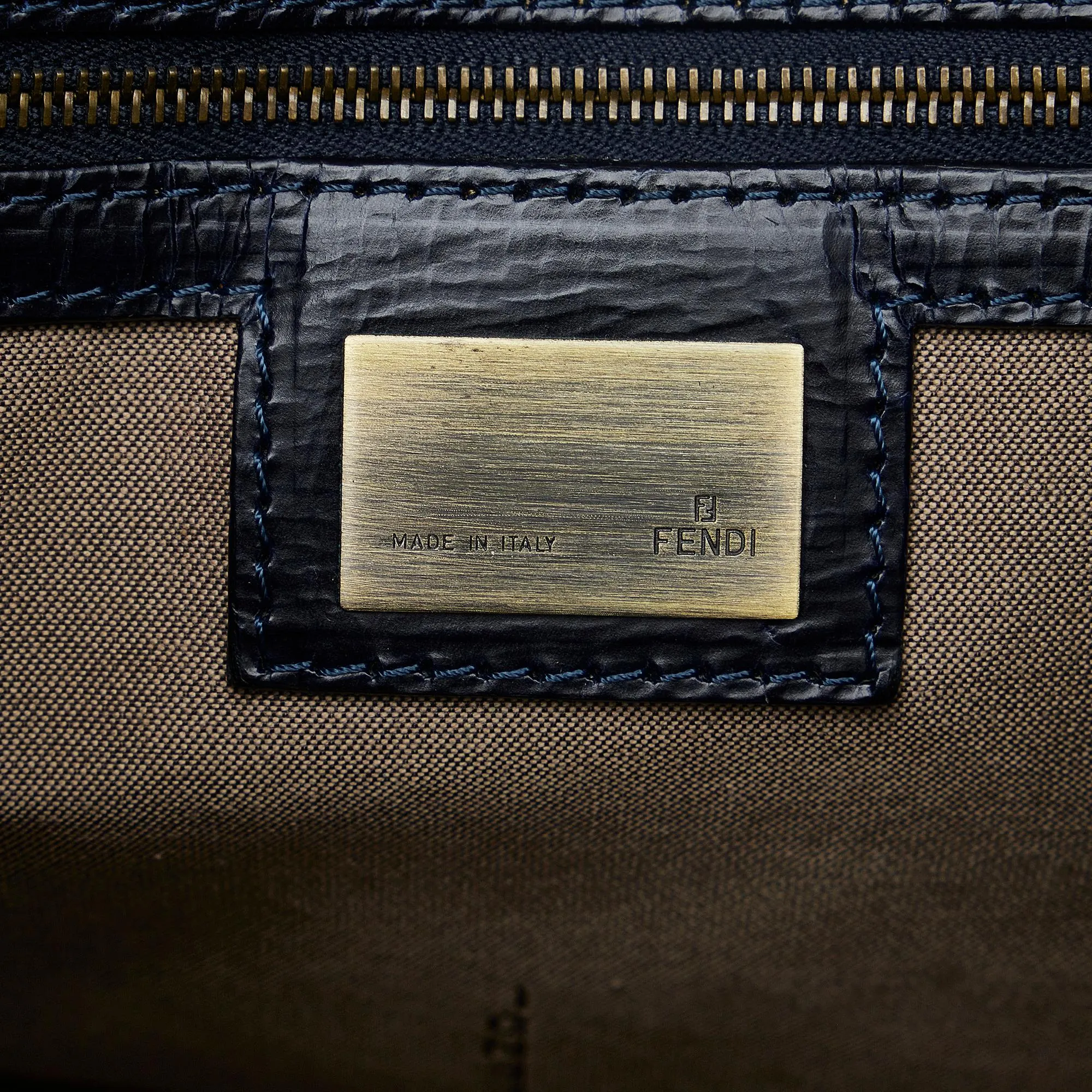 Fendi Etniko Handbag (SHG-LnAF7s)