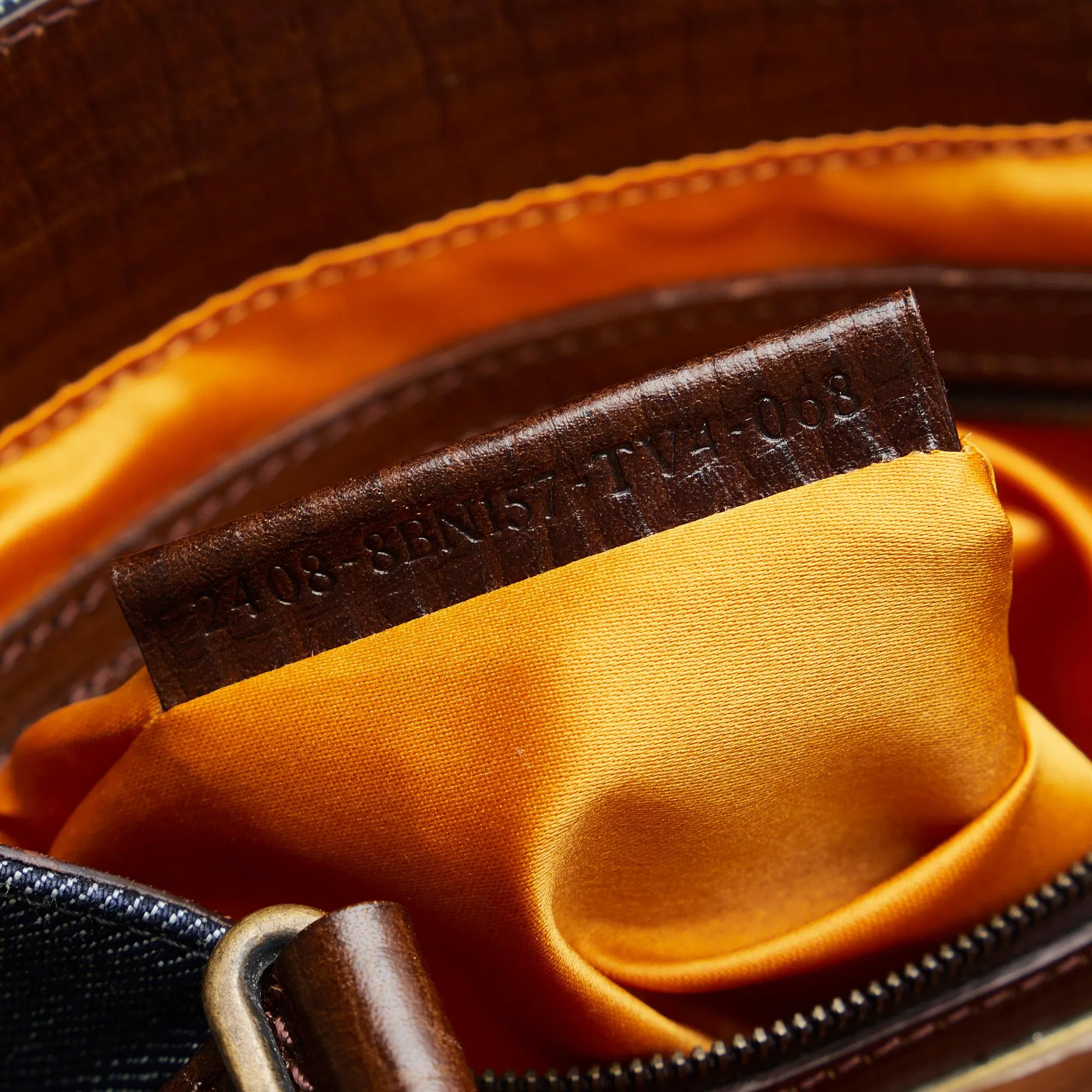 Fendi Etniko Shoulder Bag (SHG-umNg09)