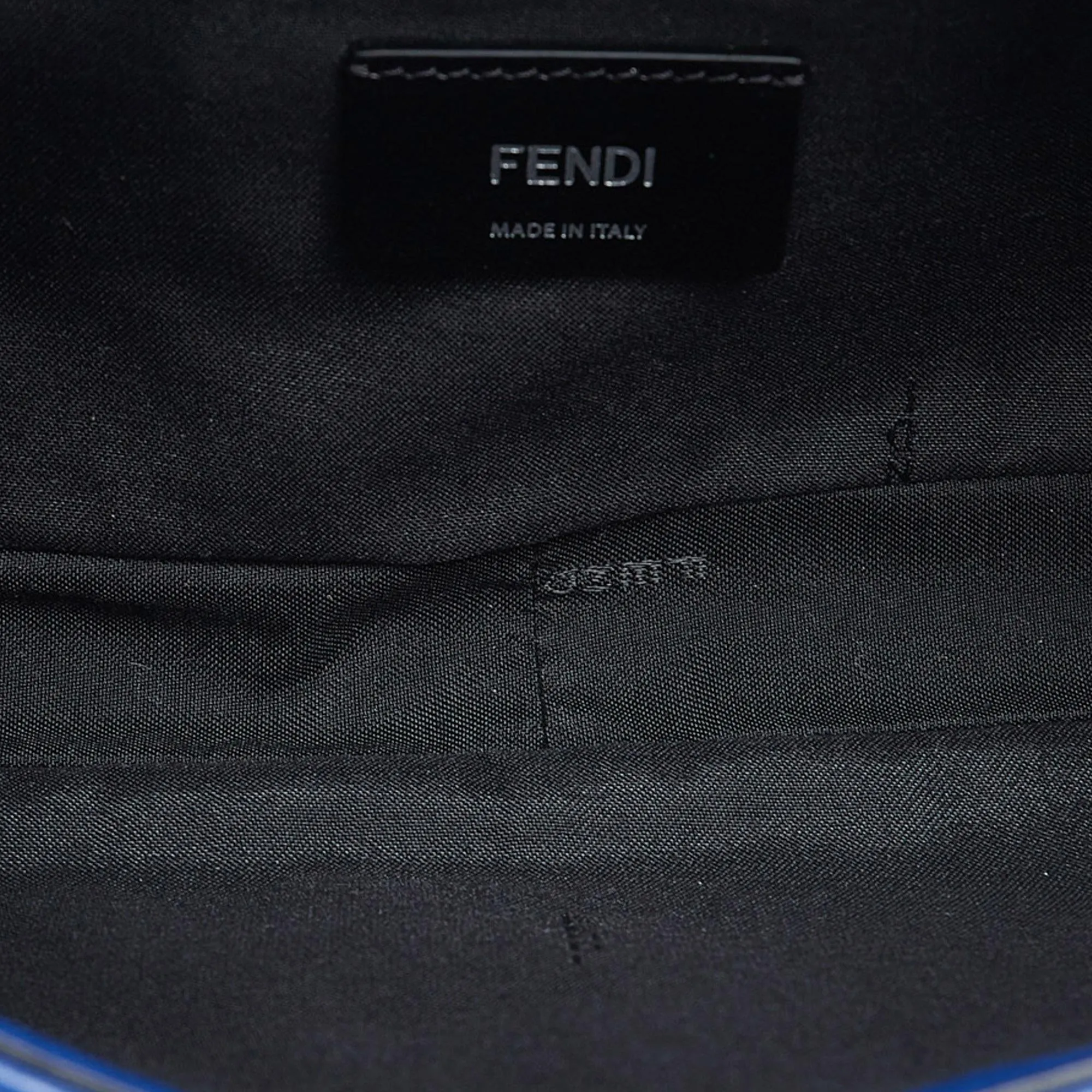 Fendi FF Embossed Baguette (SHG-pXFYHQ)