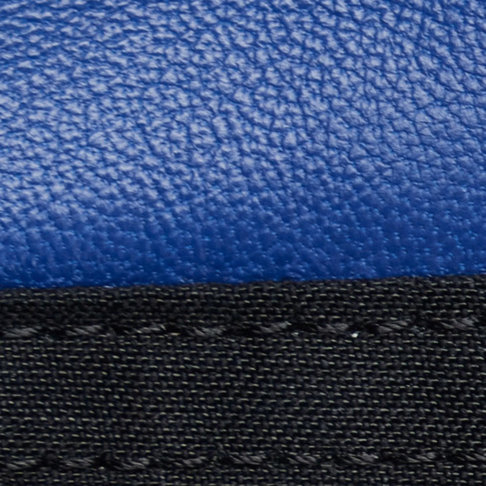 Fendi FF Embossed Baguette (SHG-pXFYHQ)