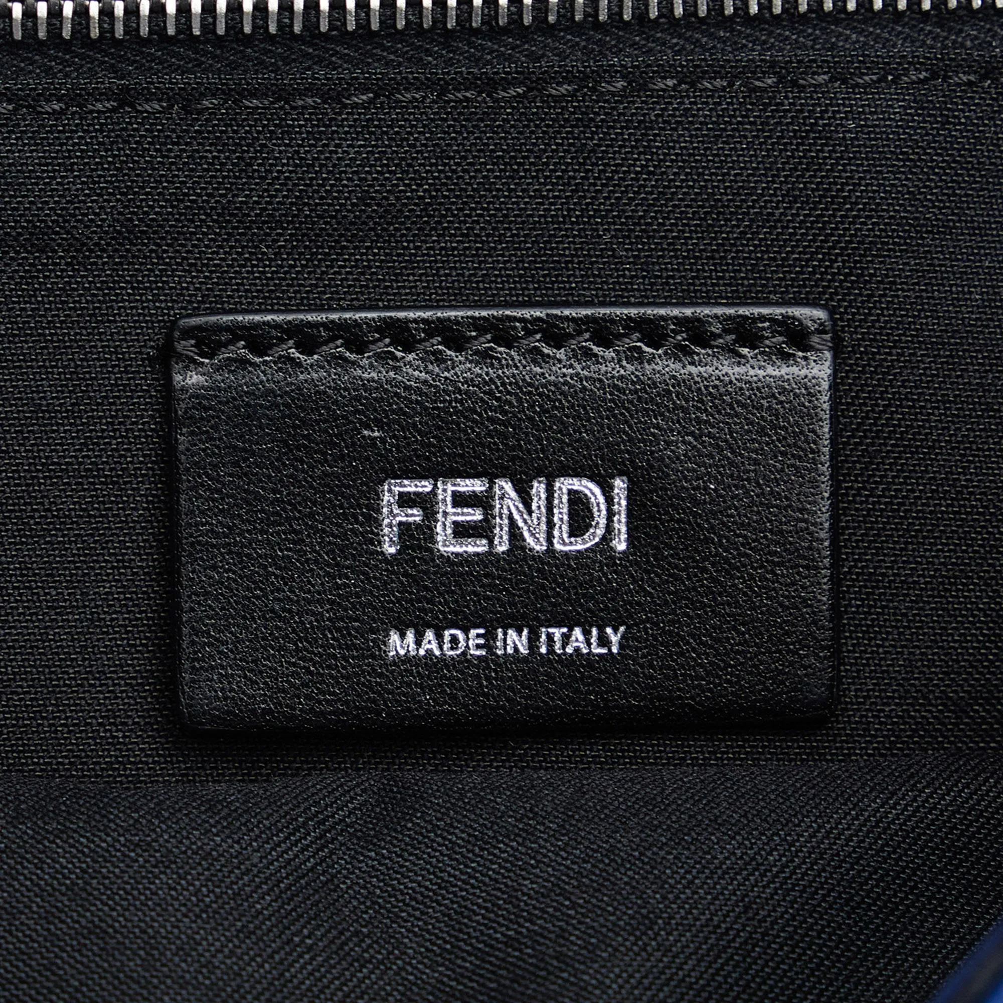 Fendi FF Embossed Baguette (SHG-pXFYHQ)