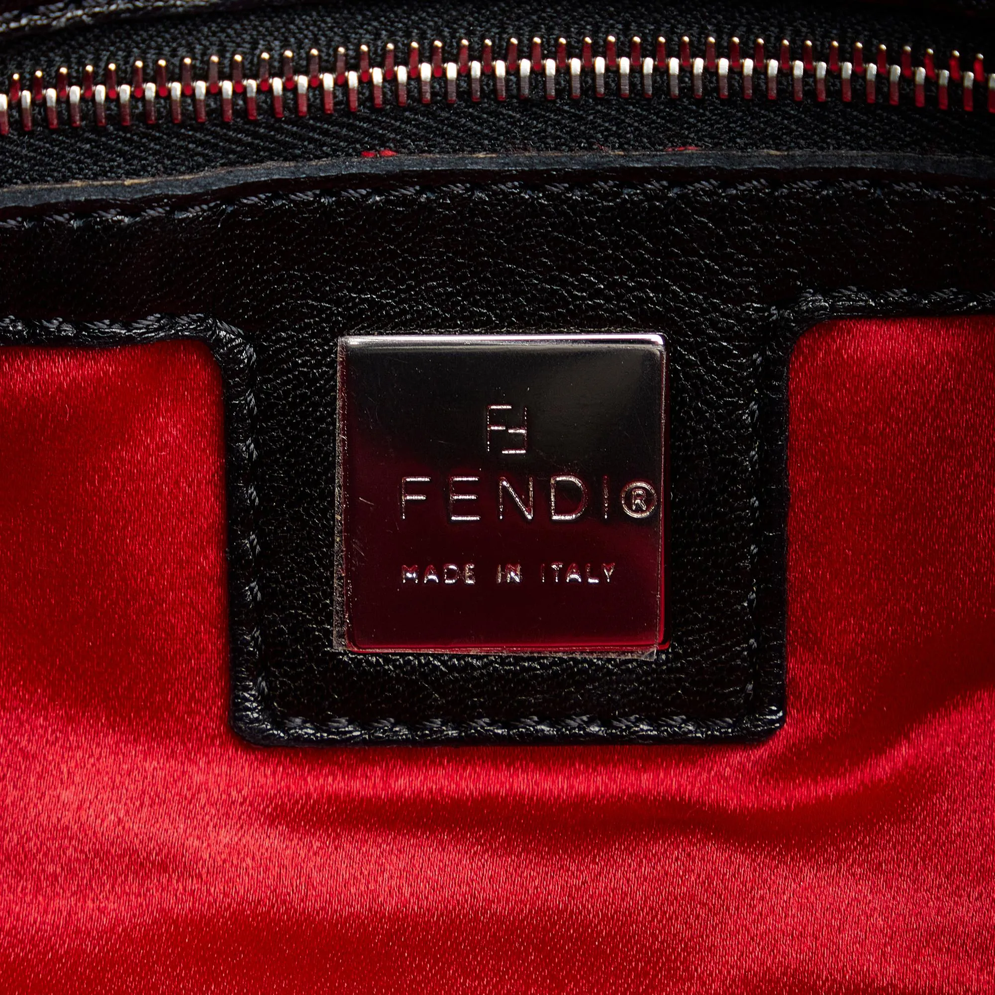 Fendi Leather Mamma Forever (SHG-J1tugd)