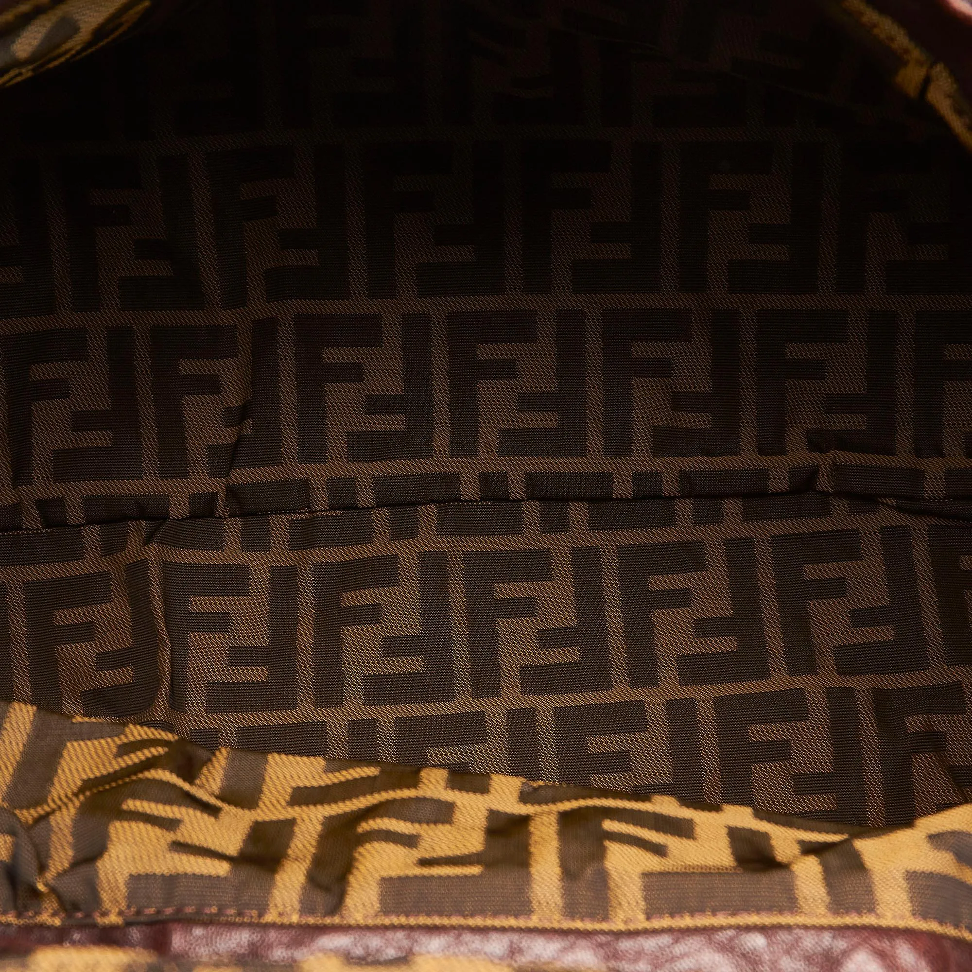 Fendi Spy Leather Handbag (SHG-27415)