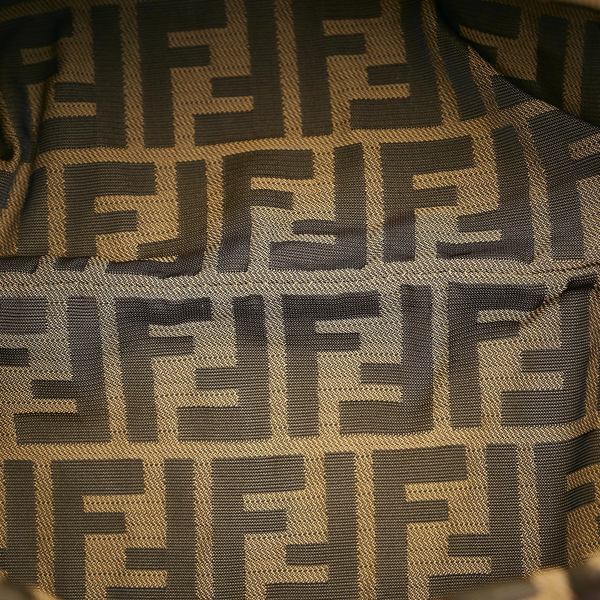 Fendi Spy Leather Handbag (SHG-34436)