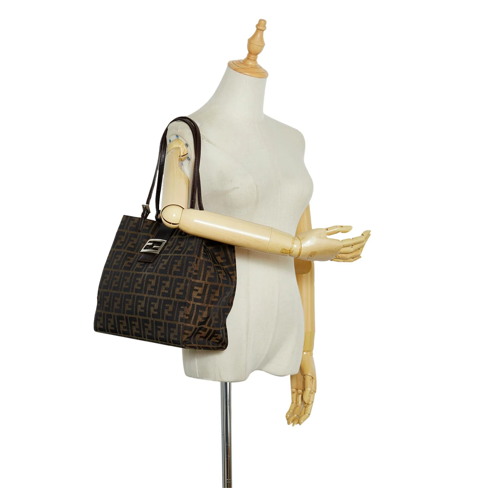 Fendi Zucca Tote (SHG-BU7kSK)