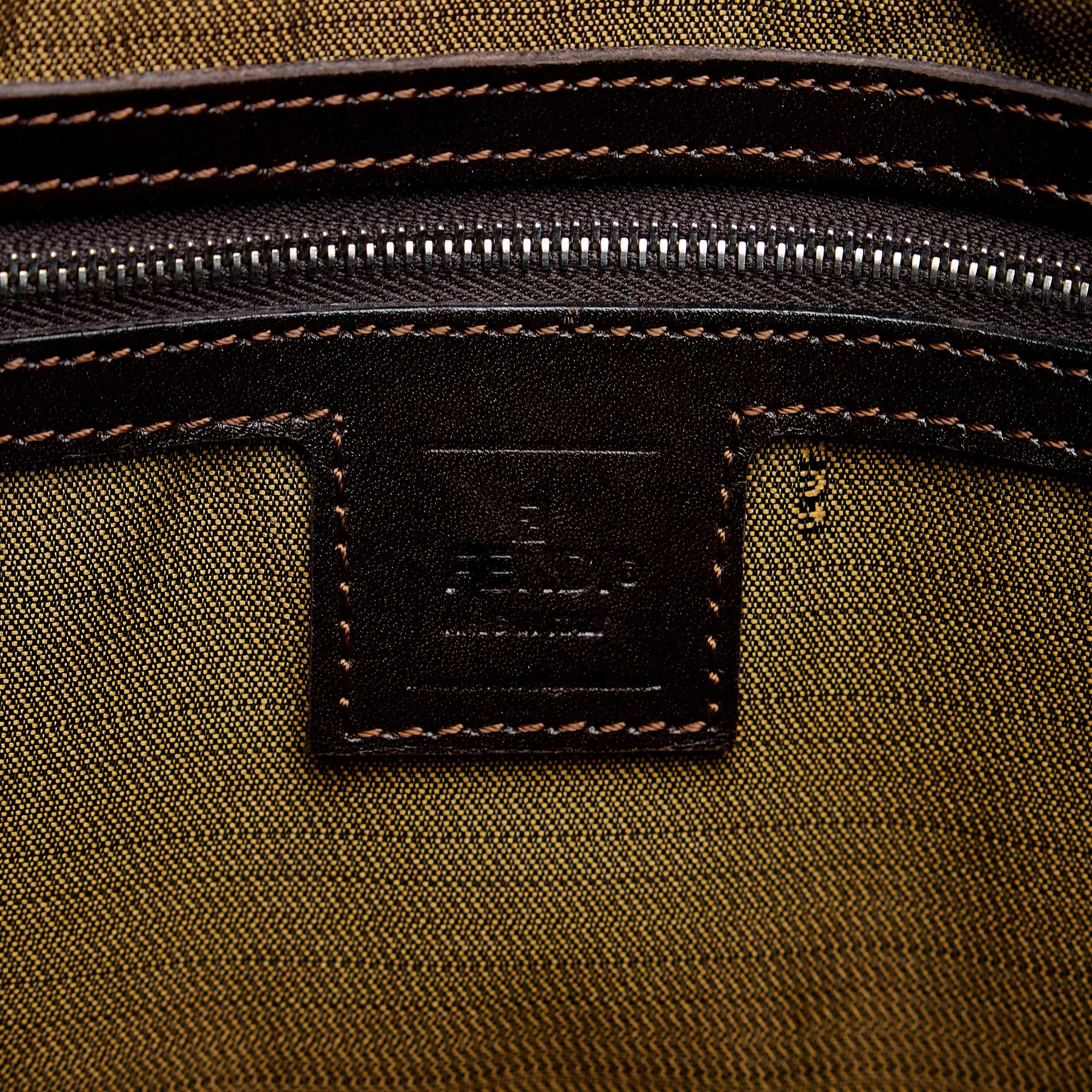 Fendi Zucca Tote (SHG-BU7kSK)