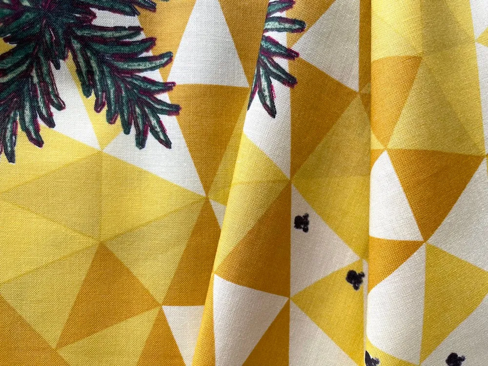 Golden Honey Bees & Bikinied Beauties Cotton (Made in Japan)