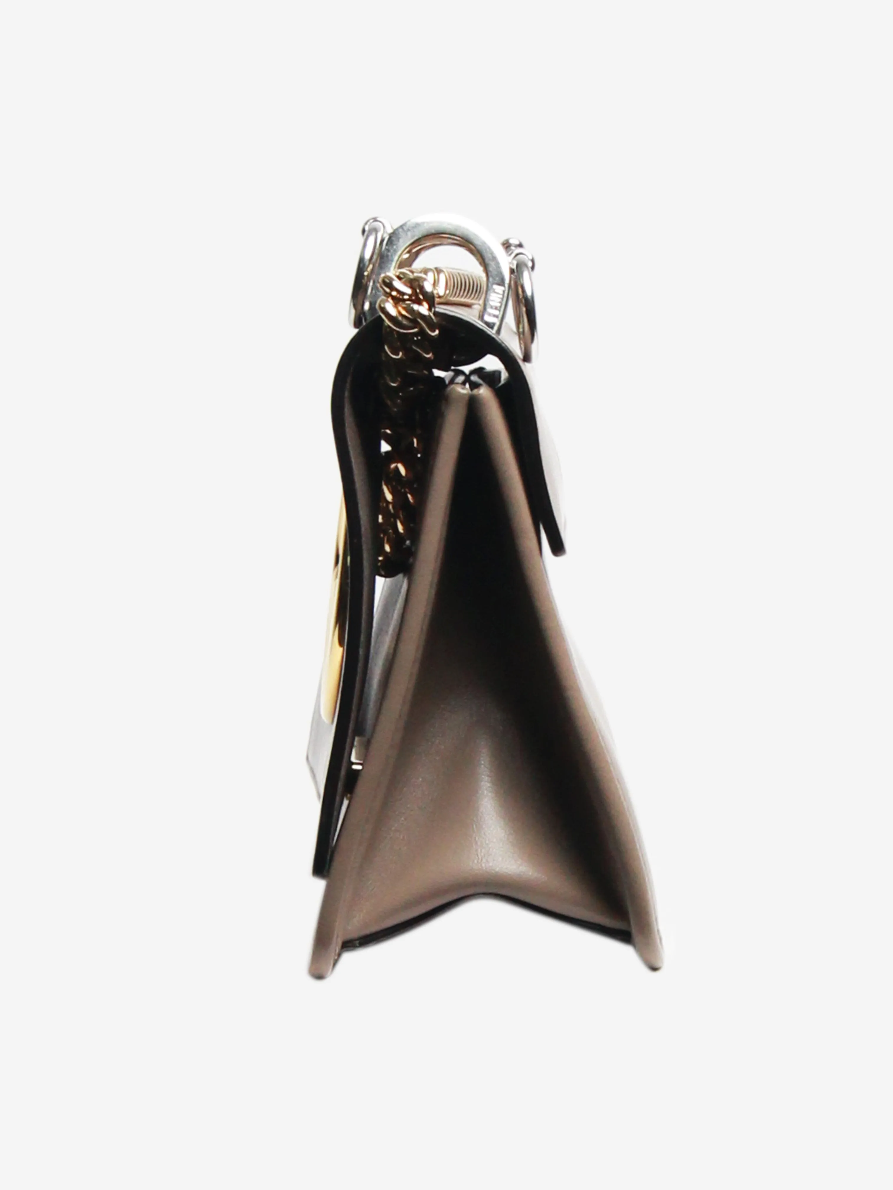 Neutral Kan I F leather chain shoulder bag