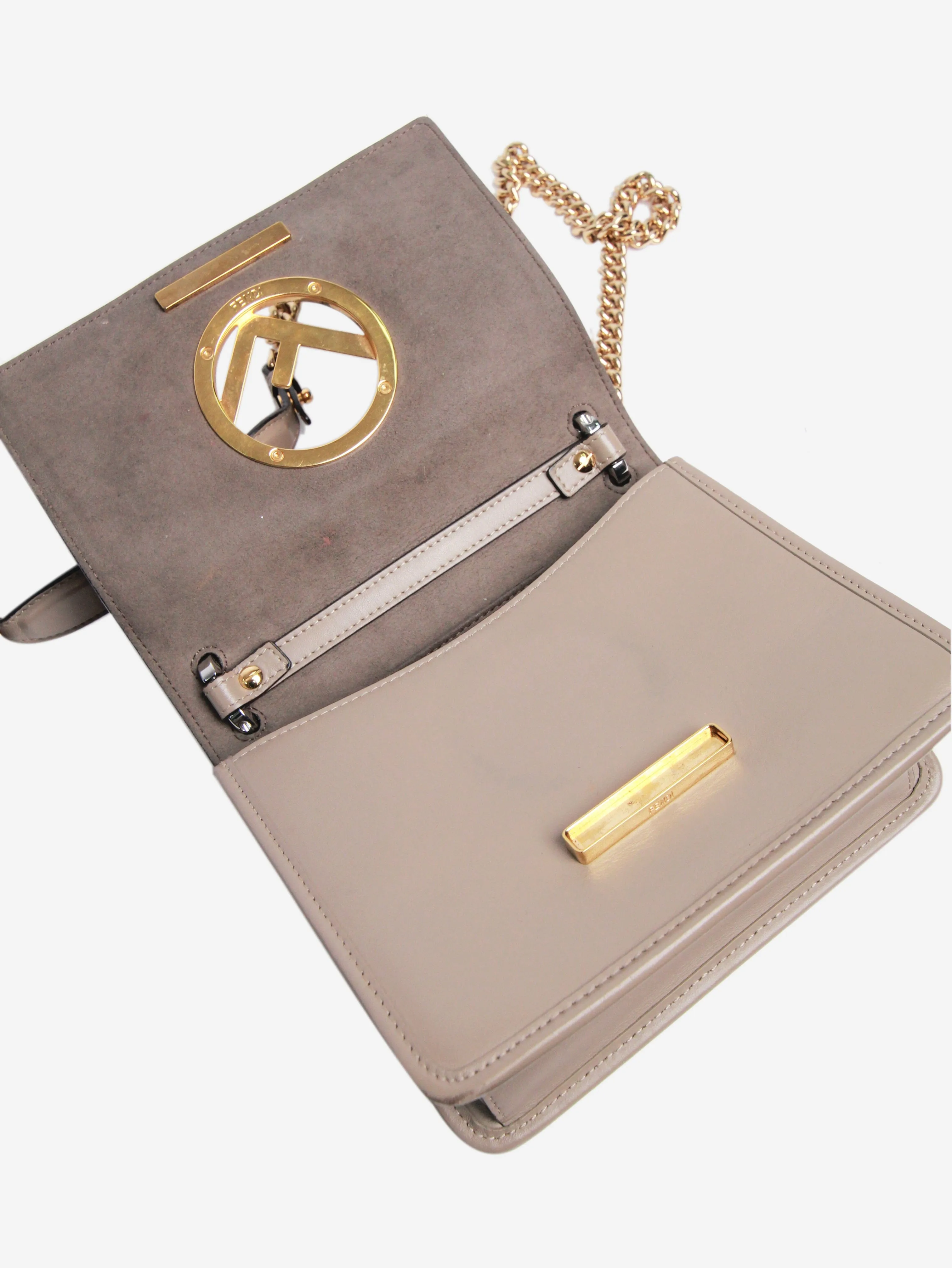 Neutral Kan I F leather chain shoulder bag