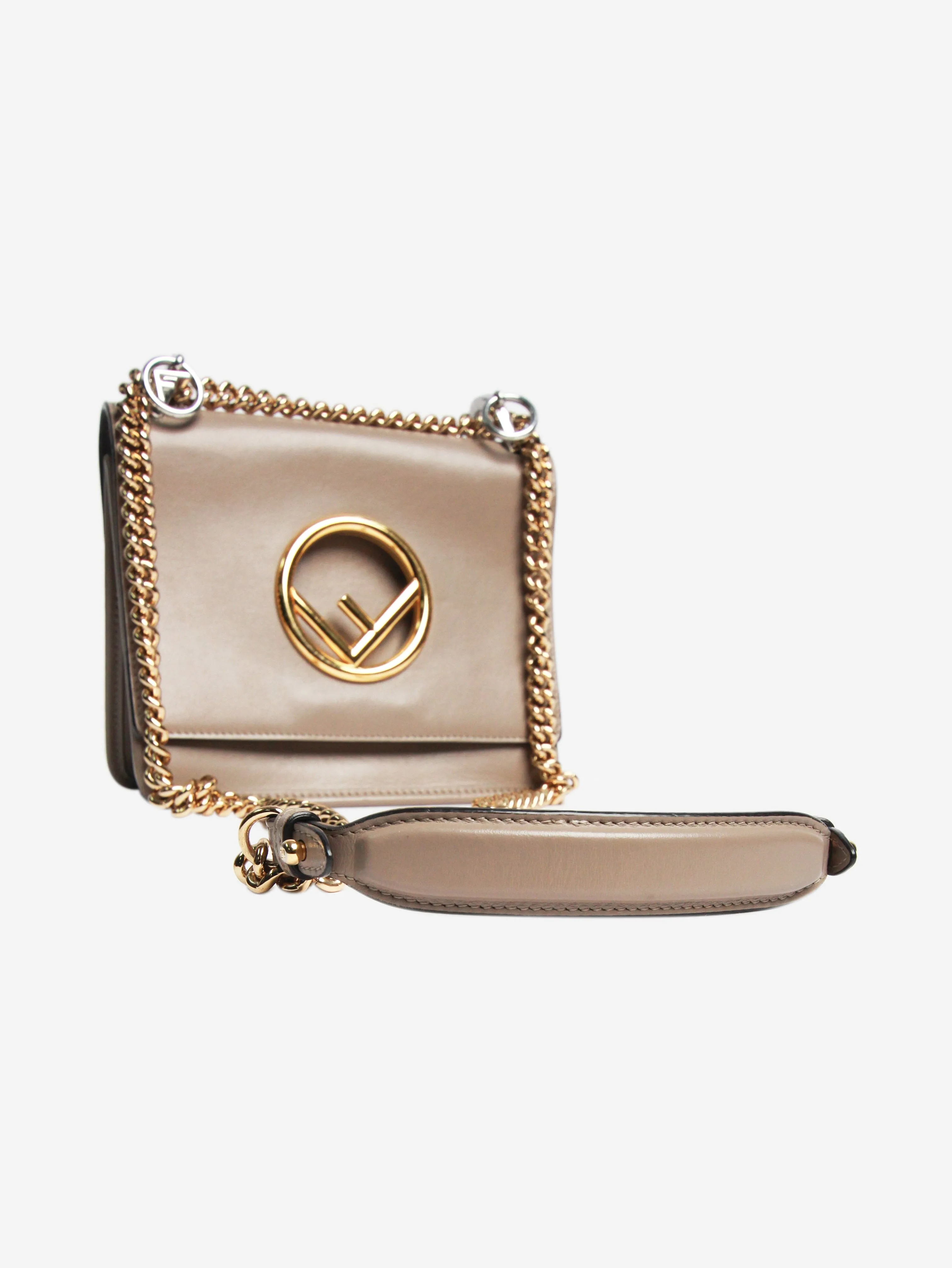 Neutral Kan I F leather chain shoulder bag